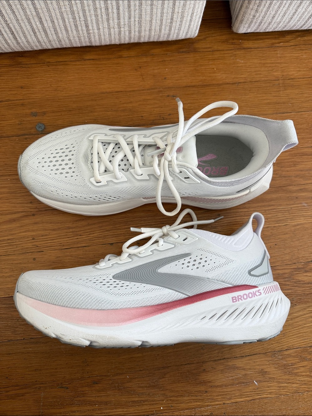 Brooks Women's Glycerin GTS 23 White and Pink/Gray Running Shoes Size 10